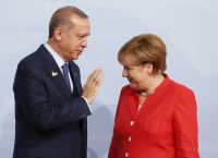 Μέρκελ Ερντογάν: Οι Έλληνες δεν αστειεύονται – Να περιμένετε θερμό επεισόδιο [vid]