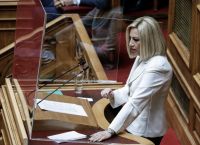 Φώφη Γεννηματά: Τα ημίμετρα δεν βοηθούν την οικονομία, τις επιχειρήσεις και τους εργαζόμενους Φώφη Γεννηματά: Τα ημίμετρα δεν βοηθούν την οικονομία, τις επιχειρήσεις και τους εργαζόμενους