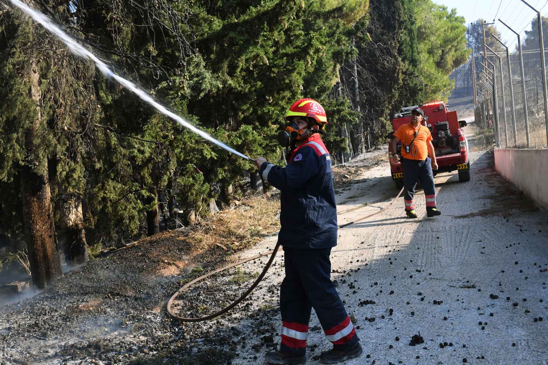 Φωτιά τώρα στα Μέθανα