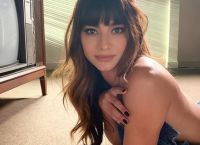 Ηλιάνα Παπαγεωργίου μαγιό: Ποζάρει με χρυσό μπικίνι και εντυπωσιάζει με το κορμί της [pic]