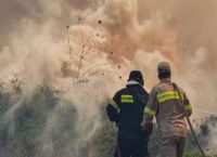 Φωτιά Ηλεία: Μαίνεται η πυρκαγιά – Ενισχύονται οι δυνάμεις της Πυροσβεστικής