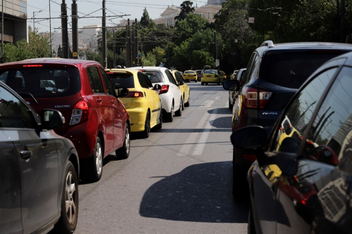 Τέλη κυκλοφορίας: Δείτε πόσο θα πληρώσετε φέτος ανάλογα με το αυτοκίνητο που έχετε