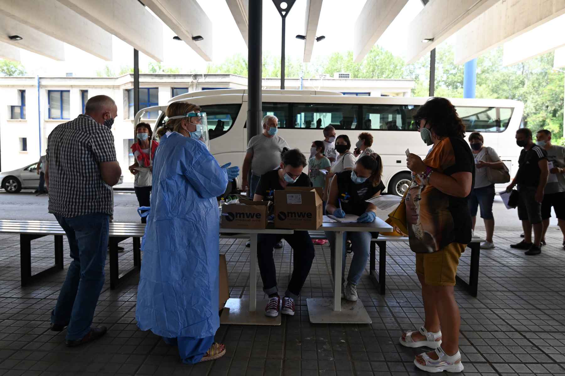 Κορωνοϊός Ελλάδα: 85 κρούσματα σε Θεσσαλονίκη και 66 σε Αττική – Η γεωγραφική κατανομή και των 262