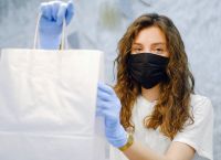 Μάσκες Παπαθανάσης: Τα σούπερ μάρκετ να δίνουν σε πελάτες που δεν έχουν