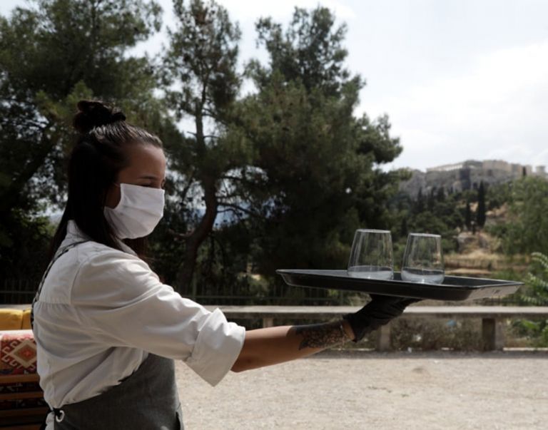 Υποχρεωτική χρήση μάσκας: Τι προτείνει η καθηγήτρια Επιδημιολογίας Αθηνά Λινού [vid]