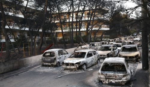 Φωτιά στο Μάτι: Επιμένει ο ανακριτής – Ζητά και πάλι κακουργηματικές διώξεις