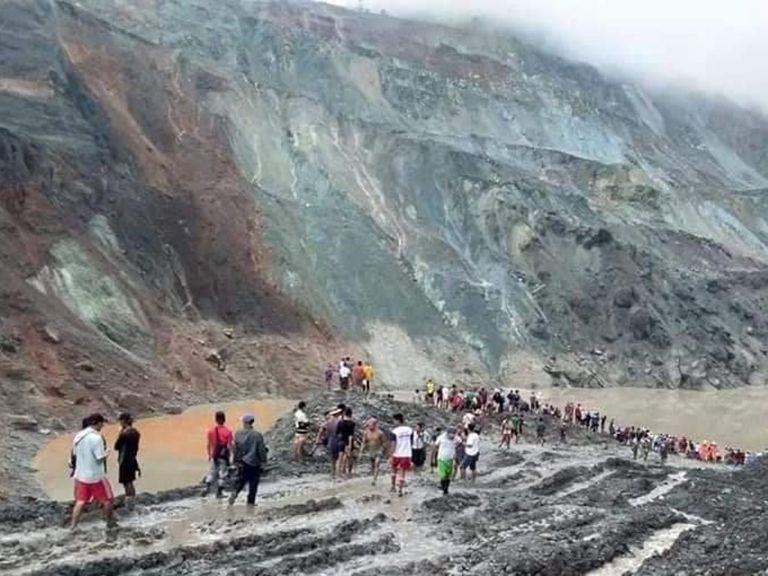 Μιανμάρ: Τουλάχιστον 113 νεκροί από κατολίσθηση σε ορυχείο [vid]
