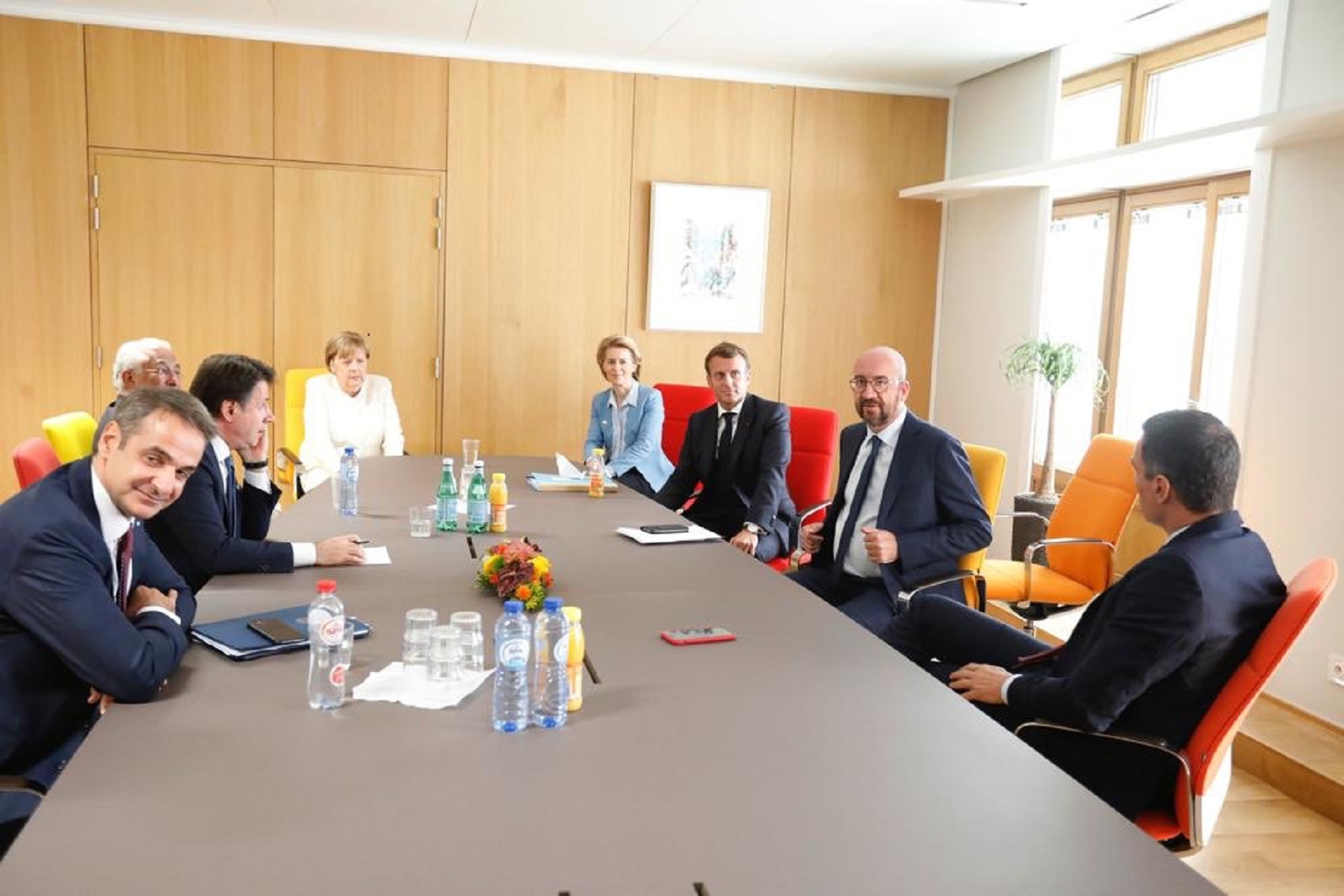 Σύνοδος Κορυφής: Συνάντηση Μητσοτάκη με Μακρόν, Μέρκελ, Κόντε και Σάντσεθ