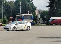 Ουκρανία: Άνδρας με όπλα κρατά ομήρους σε λεωφορείο