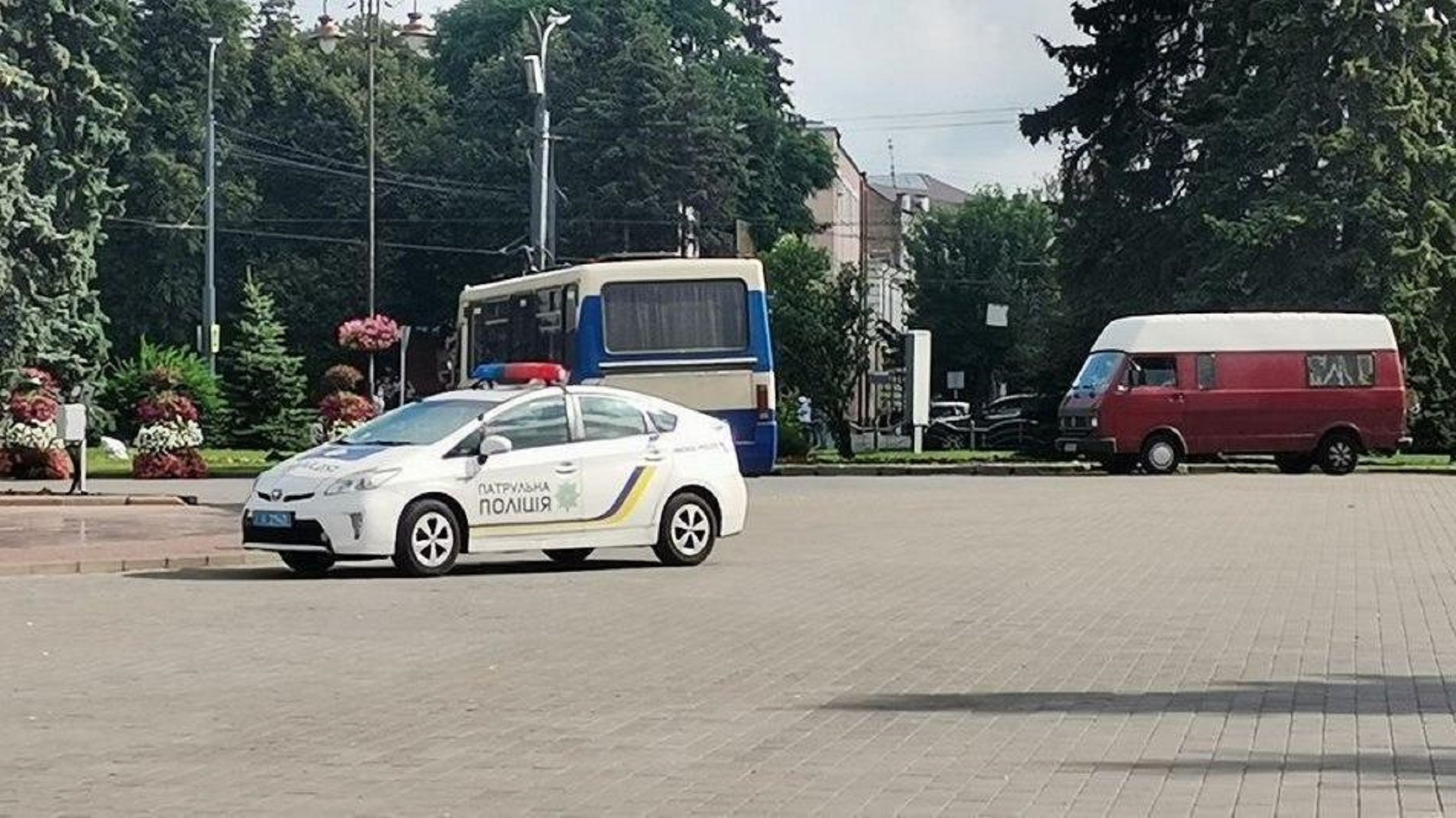 Ουκρανία: Άνδρας με όπλα κρατά ομήρους σε λεωφορείο