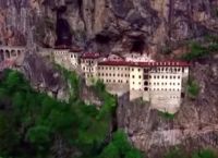 Παναγία Σουμελά: «Στάχτη στα μάτια» των Ορθοδόξων η Λειτουργία στην Ιερά Μονή [vid]