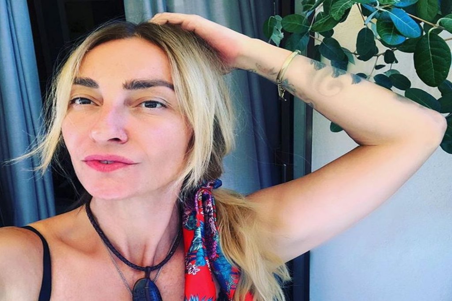 Ρούλα Ρέβη: Στο νοσοκομείο με γυναικολογικό πρόβλημα η φωτογράφος