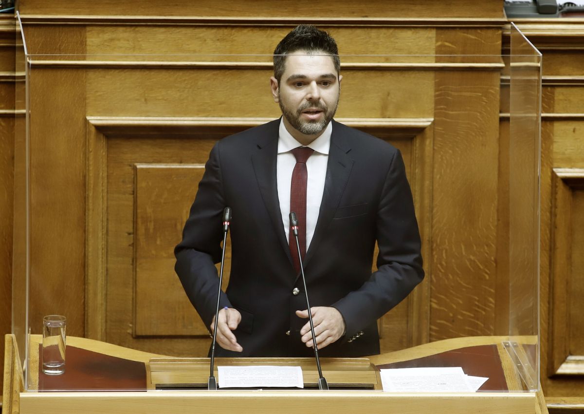 Γιάννης Σαρακιώτης: «Ξεχασμένοι από την πολιτεία και οι καλλιτέχνες, που υπηρετούν τη δημοτική παράδοση»