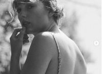 Taylor Swift: Η τραγουδίστρια ανακοίνωσε ένα νέο άλμπουμ έκπληξη Taylor Swift: Η τραγουδίστρια ανακοίνωσε ένα νέο άλμπουμ έκπληξη