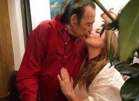 Τόλης Βοσκόπουλος: Είχε γενέθλια και γιόρτασε με την Άντζελα Γκερέκου [pics]