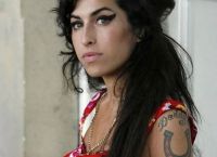 Amy Winehouse: 9 χρόνια από τον θάνατο της μελαγχολικής τραγουδίστριας που έφυγε από τη ζωή σαν σήμερα [pics]