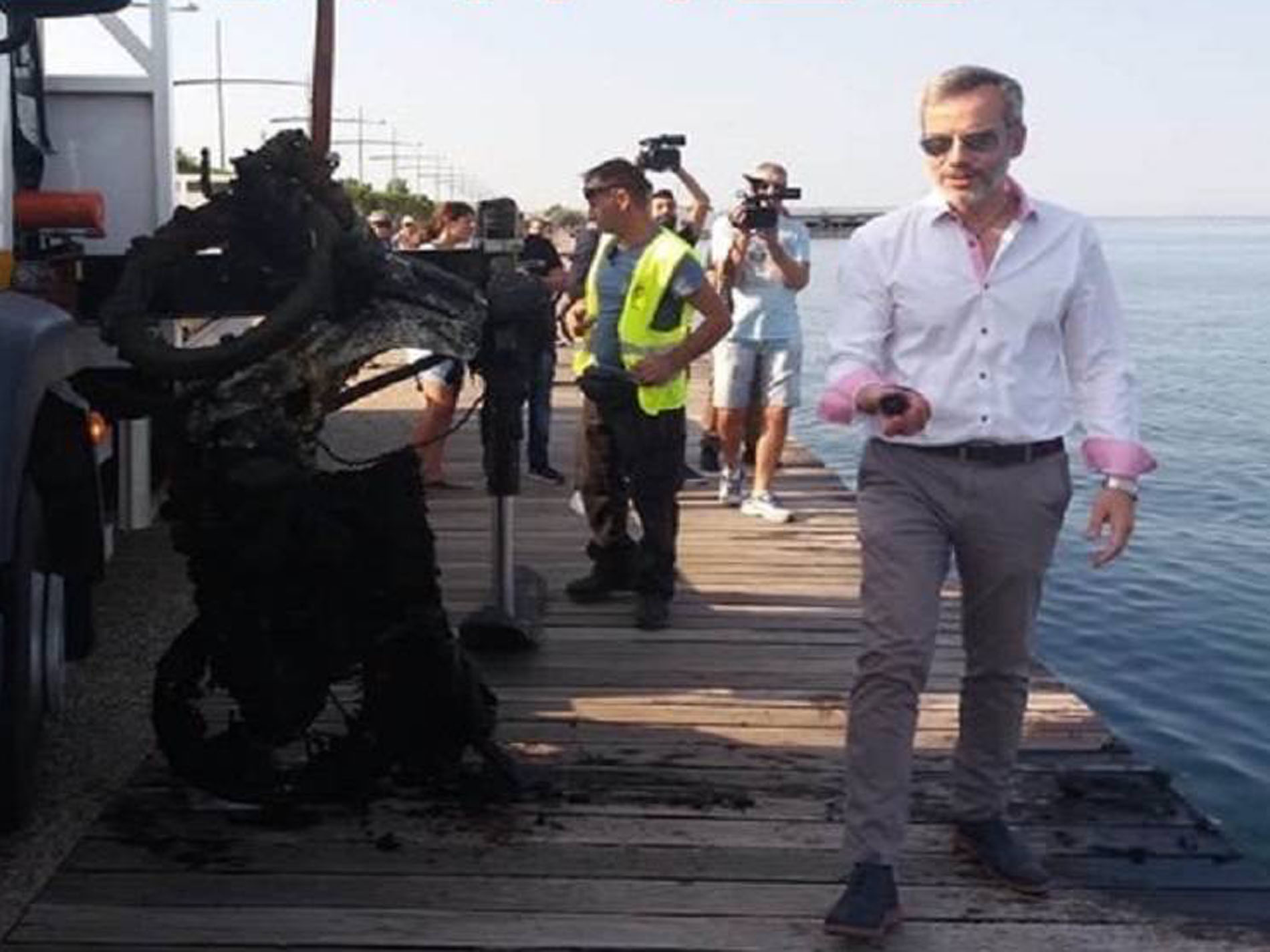 Καθαρισμός Θερμαϊκού: Επιχείρηση από τον δήμο Θεσσαλονίκης – Οι δύτες βρήκαν μέχρι και μοτοσικλέτες [vid]