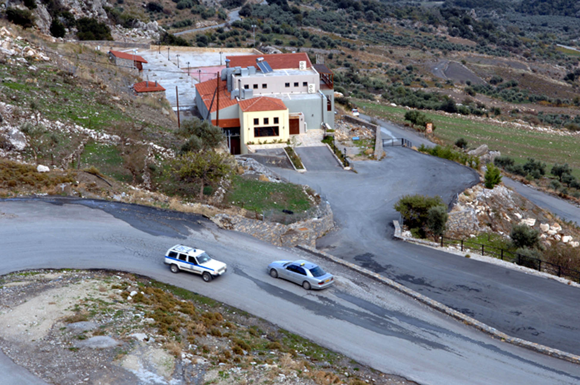 Καταδίωξη Κρήτη: Φορτηγάκι εμβόλισε περιπολικό