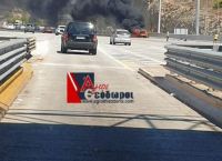 Φωτιά τώρα στην Εθνική: Στο ύψος των διοδίων της Ελευσίνας αυτοκίνητο τυλίχτηκε στις φλόγες Φωτιά τώρα στην Εθνική: Στο ύψος των διοδίων της Ελευσίνας αυτοκίνητο τυλίχτηκε στις φλόγες