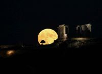 Πανσέληνος Αύγουστος 2020: Εντυπωσιακές εικόνες από την αποψινή βραδιά Πανσέληνος Αύγουστος 2020: Εντυπωσιακές εικόνες από την αποψινή βραδιά