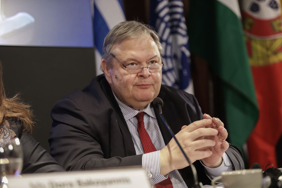 Αιγιαλίτιδα ζώνη: Τι υποστηρίζει ο Ευάγγελος Βενιζέλος για την επέκταση των χωρικών υδάτων στο Ιόνιο