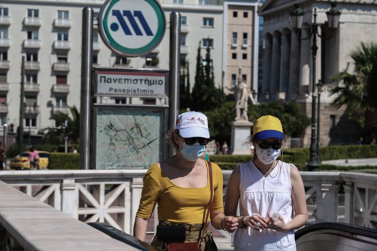 Κορωνοϊός Ελλάδα σήμερα: «Ο δείκτης μεταδοτικότητας ξεπέρασε το 1» – Έρχονται νέα μέτρα