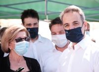 Κυριάκος Μητσοτάκης από τη Χάλκη: Είμαι συγκινημένος που ήρθα στον τόπο του Δημήτρη Κρεμαστινού Κυριάκος Μητσοτάκης από τη Χάλκη: Είμαι συγκινημένος που ήρθα στον τόπο του Δημήτρη Κρεμαστινού