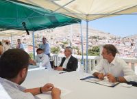 Κυριάκος Μητσοτάκης Χάλκη: Ο πρωθυπουργός ανακοίνωσε μείωση του ΕΝΦΙΑ για τα μικρά νησιά Κυριάκος Μητσοτάκης Χάλκη: Ο πρωθυπουργός ανακοίνωσε μείωση του ΕΝΦΙΑ για τα μικρά νησιά