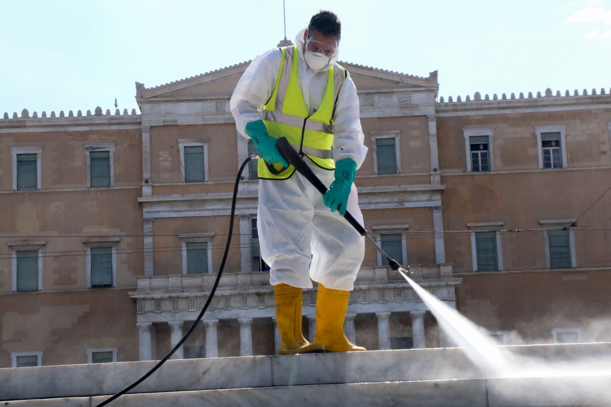 Κορωνοϊός Ελλάδα: Καμία επανάπαυση από τη μείωση των κρουσμάτων – «Έως 15.000 ασυμπτωματικοί» στη χώρα