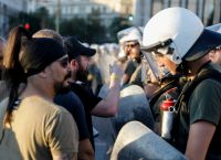 Εστίαση μέτρα: Κινητοποίηση έξω από τη Βουλή – Παρούσα η Αναστασία Γιούσεφ