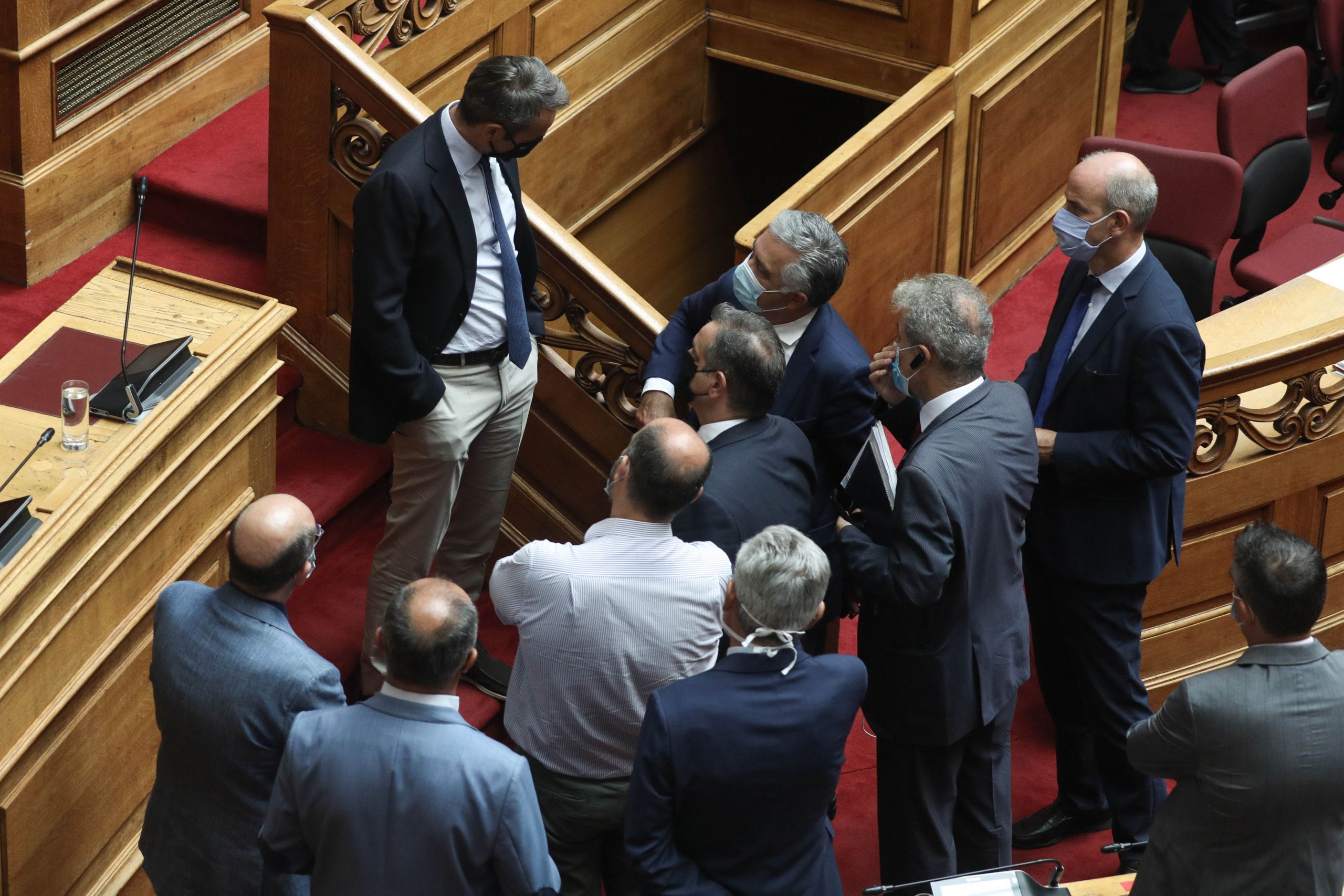Βουλή: Τηλεφώνημα για βόμβα στην ψηφοφορία για την ΑΟΖ με την Αίγυπτο