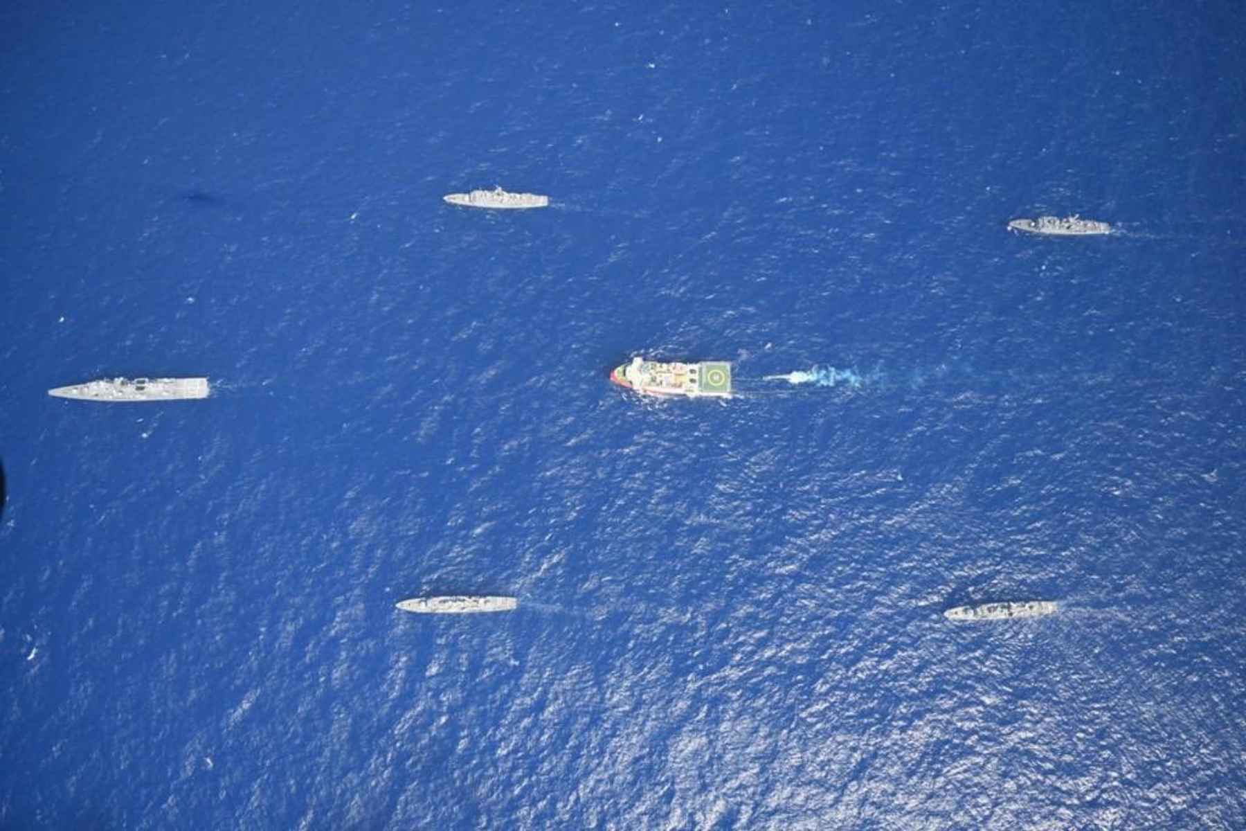 Τουρκία: Φωτογραφίες δείχνουν πολεμικά πλοία να συνοδεύουν το Oruc Reis