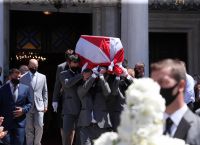 Κηδεία Θεοδωρίδη: Θλίψη στο τελευταίο αντίο στον επίτιμο πρόεδρο του Ολυμπιακού [pics+vid]