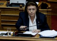 Μενδώνη καλλιτέχνες: «Η κυβέρνηση εξετάζει λύση για όσους επλήγησαν από τον κορωνοϊό»