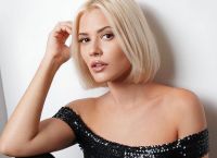 Η Λάουρα Νάργες φοράει το πιο ανύπαρκτο μπικίνι και τρελαίνει κόσμο Η Λάουρα Νάργες φοράει το πιο ανύπαρκτο μπικίνι και τρελαίνει κόσμο