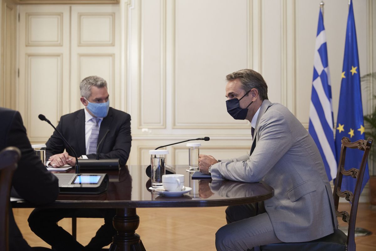 ΥΠΕΣ Αυστρίας Μητσοτάκης: Συνάντηση στο Μέγαρο Μαξίμου
