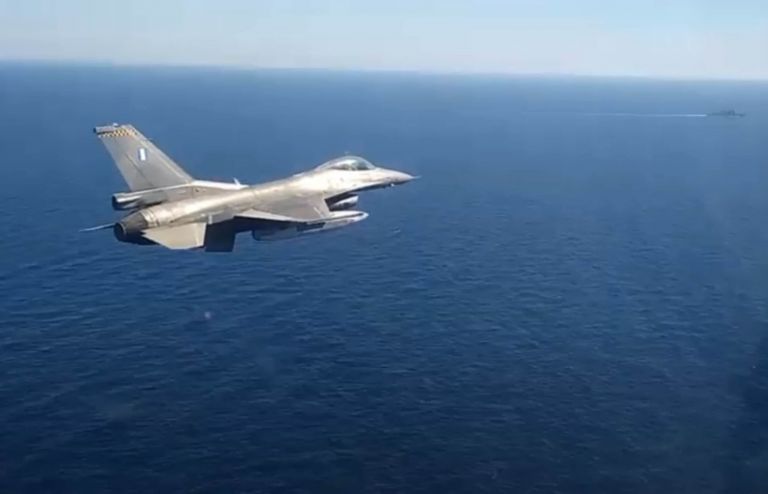 Άσκηση Ελλάδα ΗΠΑ: Εντυπωσιακά πλάνα από τη θαλάσσια περιοχή νοτίως της Κρήτης [vid]