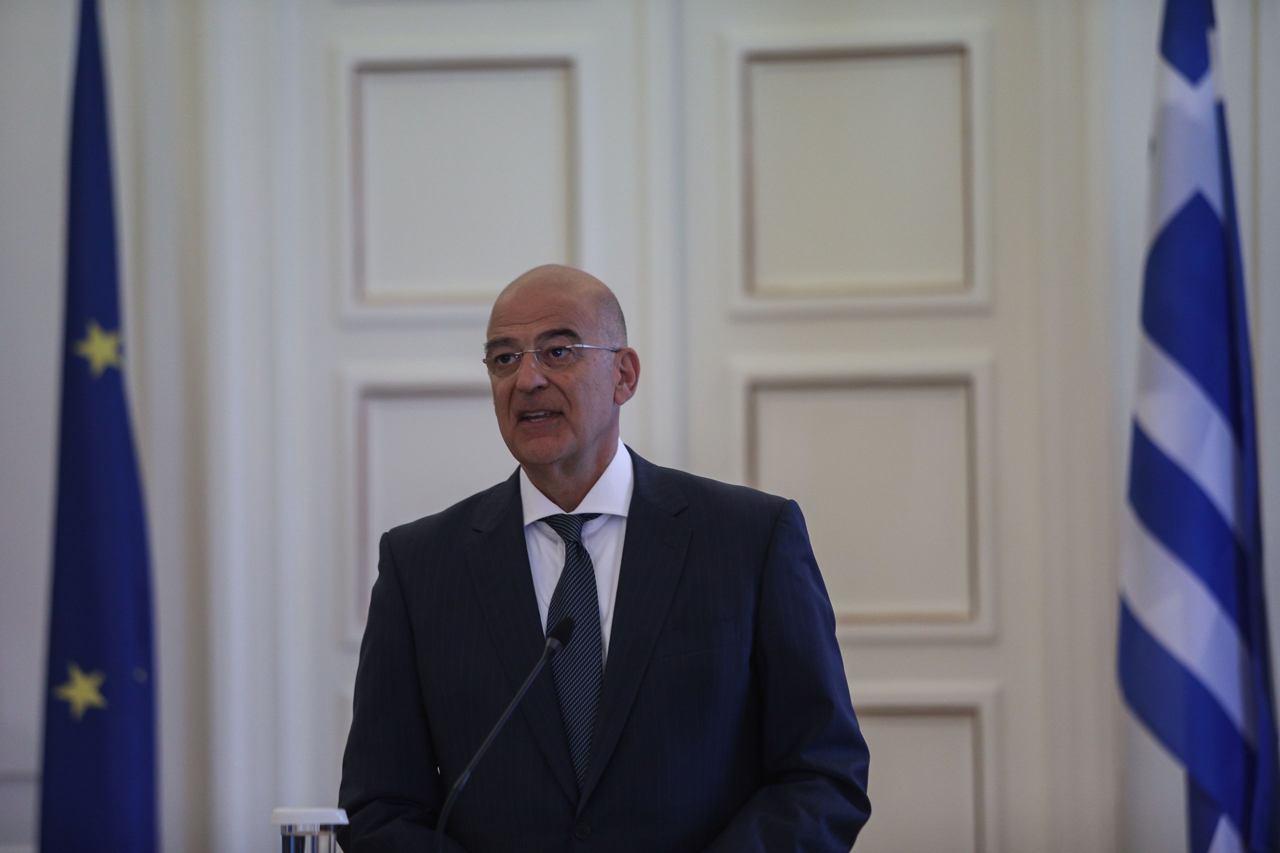 Δένδιας Ευρω-Αραβική Σύνοδος: Γέφυρα η Ελλάδα ανάμεσα σε ΕΕ και αραβικό κόσμο – «Καρφιά» για την Τουρκία