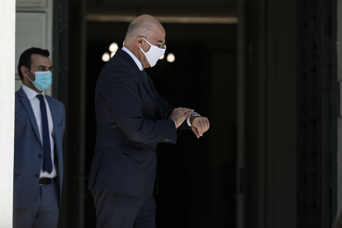Δένδιας Κύπρος: Ο υπουργός Εξωτερικών συναντιέται με τον Νίκο Αναστασιάδη και τον Κύπριο ομόλογό του