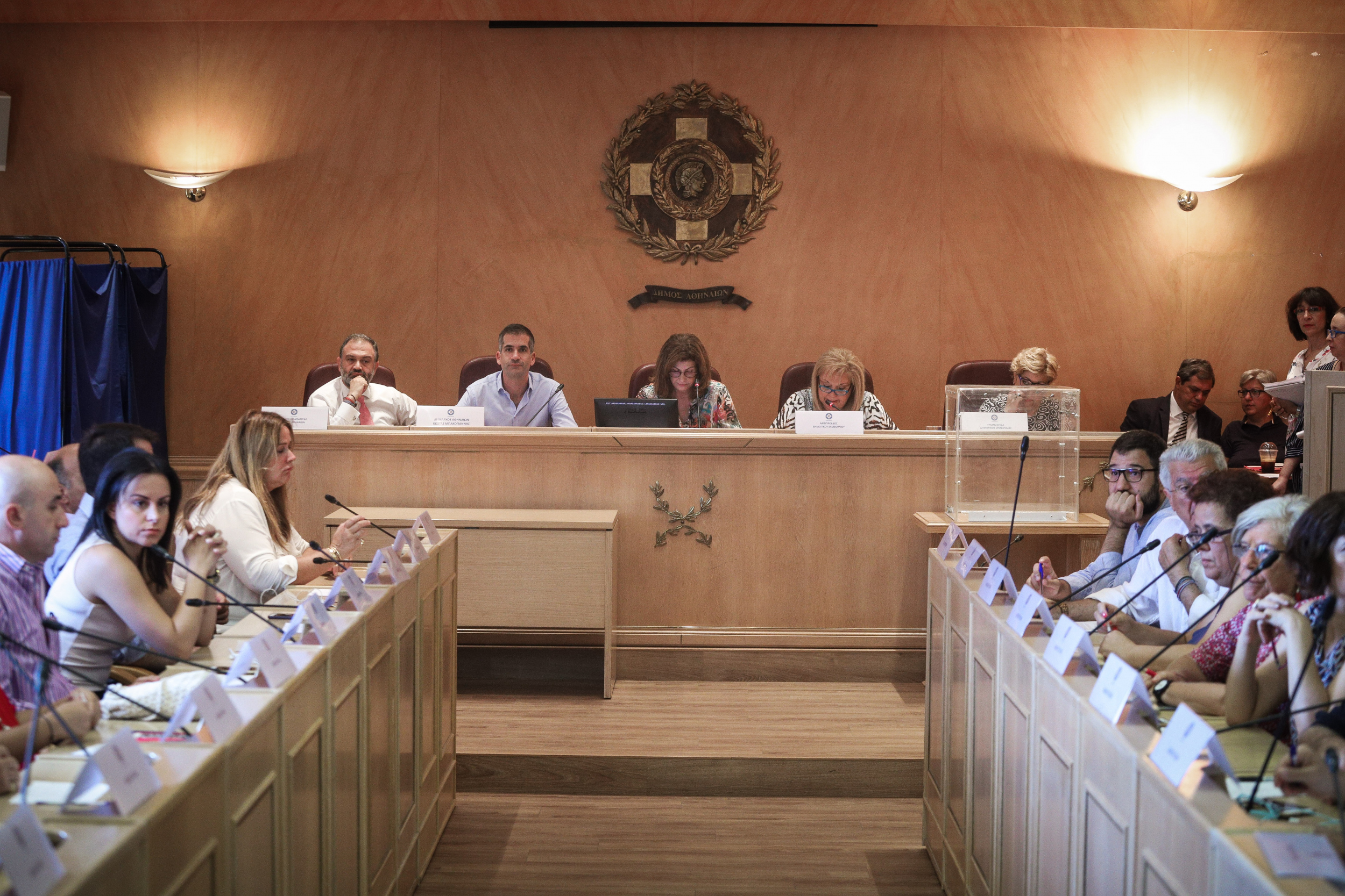 Ο Δήμος Αθηναίων στηρίζει επιχειρήσεις και εργαζόμενους της πόλης