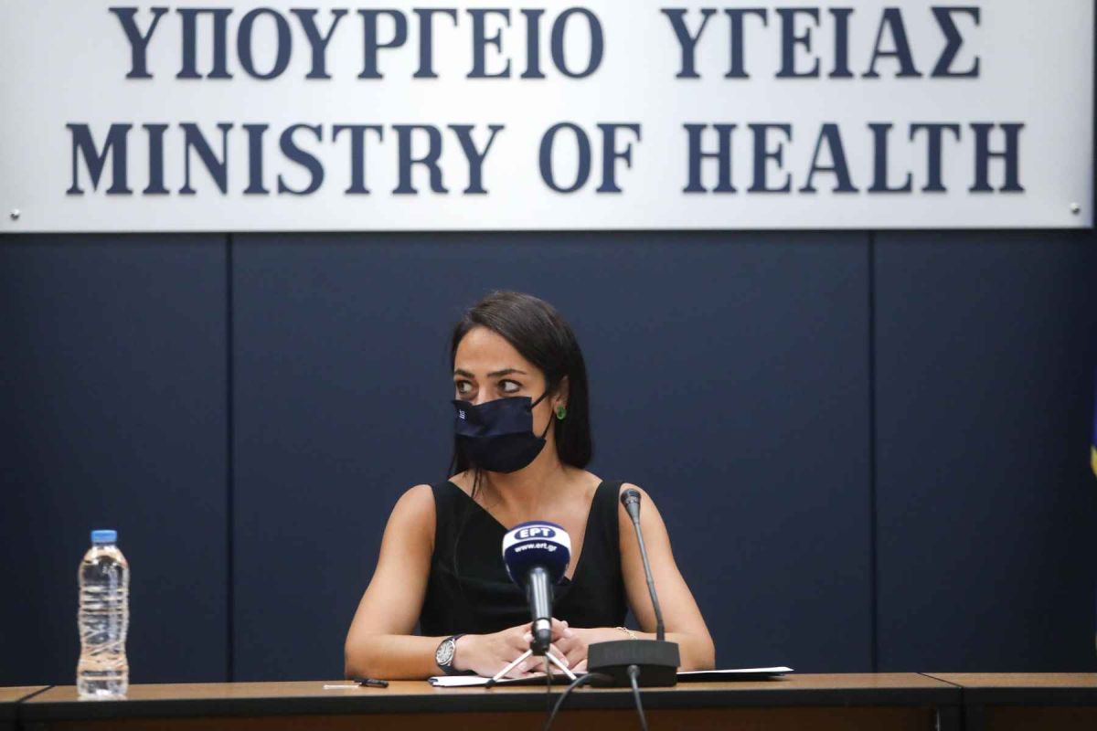 Δόμνα Μιχαηλίδου: «Οι εργαζόμενοι στους οίκους ευγηρίας είναι πολύ επιφυλακτικοί στη δημόσια ζωή τους»