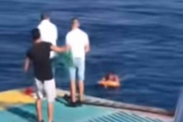 Αντίρριο ατύχημα: Άντρας παρασύρθηκε από ρεύματα και τον έσωσε το Φέρι μποτ