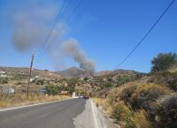 Φωτιά Αίγινα: Πυρκαγιά πάνω από την παραλία της Αιγινίτισσας