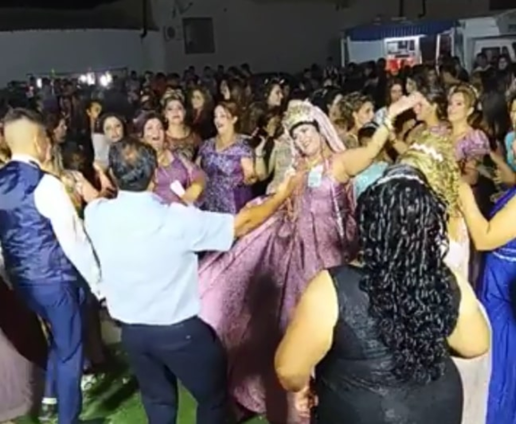 Γάμος Αλεξανδρούπολη κορωνοϊός: Απίστευτες εικόνες συνωστισμού σε μουσουλμανικό γάμο [vid]