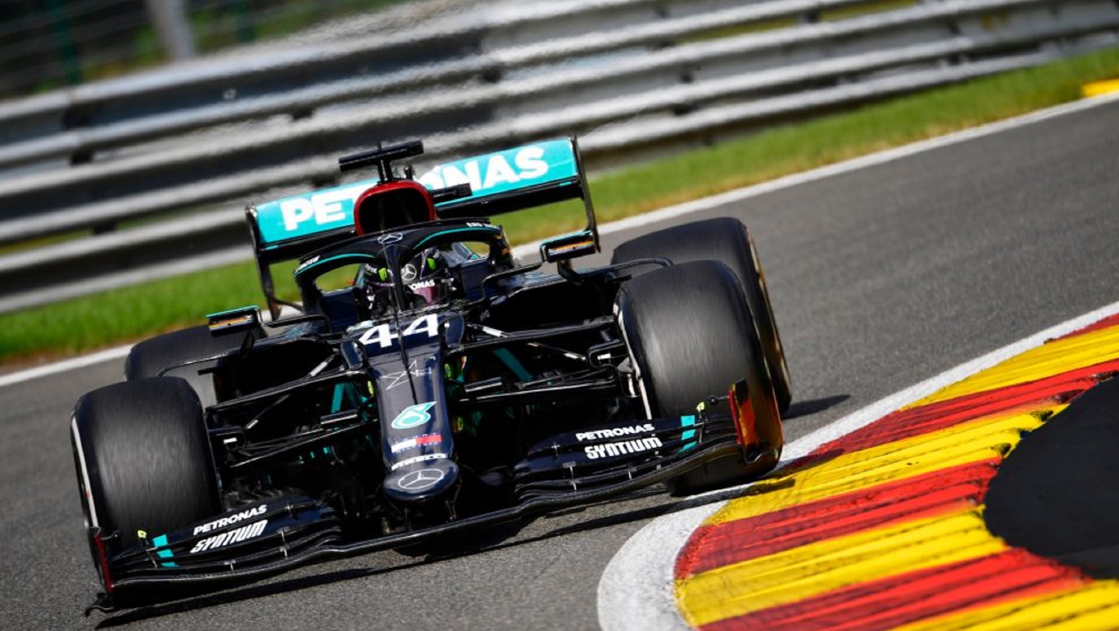 Formula 1: Απόλυτος κυρίαρχος και στο Βέλγιο ο Χάμιλτον