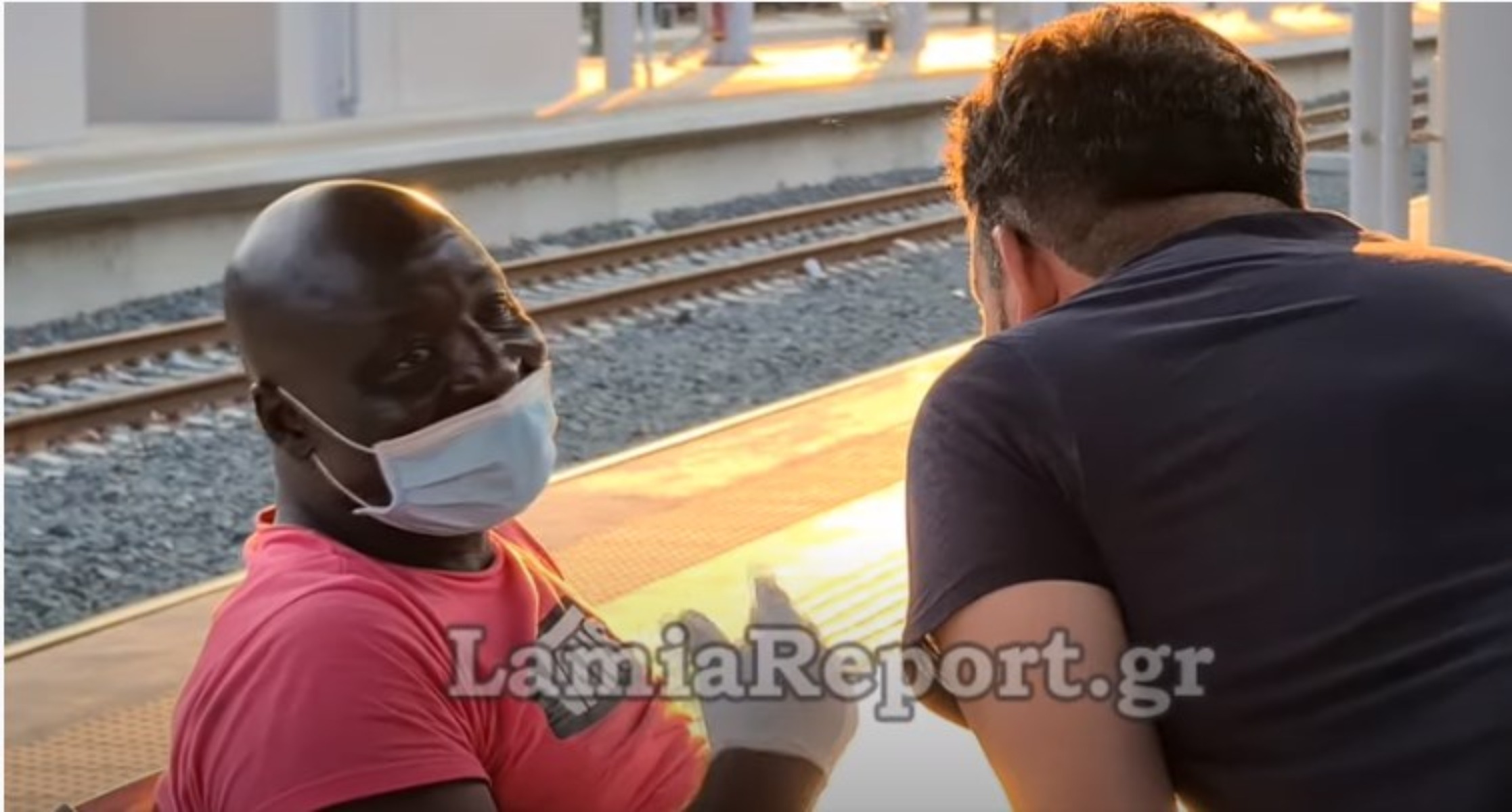 Λαμία ρατσιστική επίθεση: Κατέβασαν μετανάστη από το τρένο γιατί νόμιζαν ότι είχε κορωνοϊό