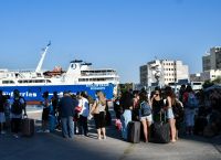 Κίνηση λιμάνι Πειραιά: Υποχρεωτική η μάσκα σε όλους τους χώρους των πλοίων