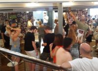 SeaJets Σύρος: Εξεγέρθηκαν οι επιβάτες στο WorldChampion με αποτέλεσμα να κάνει έφοδο το Λιμενικό