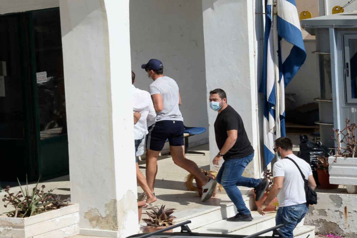 Χάρι Μαγκουάιρ Μύκονος: Βίντεο από τη μεταγωγή του Μαγκουάιρ στη Σύρο