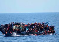 Λιβύη νεκροί ναυάγιο:15 μετανάστες πνίγηκαν σε ναυάγιο στα ανοιχτά των λιβυκών ακτών Λιβύη νεκροί ναυάγιο:15 μετανάστες πνίγηκαν σε ναυάγιο στα ανοιχτά των λιβυκών ακτών